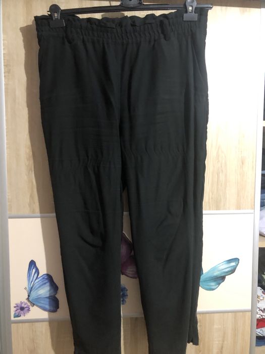 Vand pantaloni Zara
