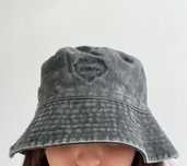 Различни Шапки с козирка и Bucket hat