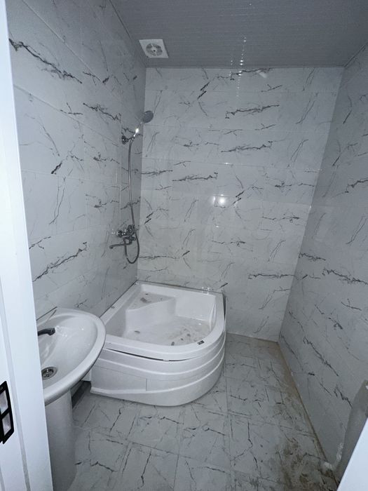 Продаётся срочно в ЖК Урикзар резидинт 75.3кв