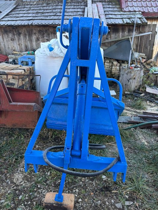 Încărcătoare pentru tiranti la tractor