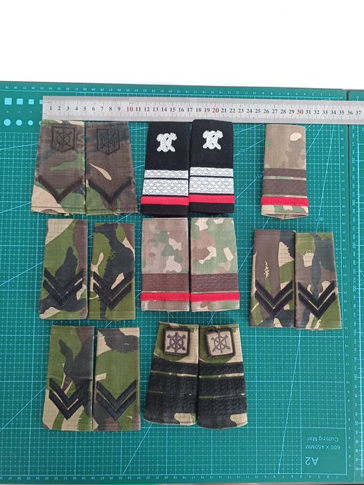 Colecție cărți, reviste, patch-uri