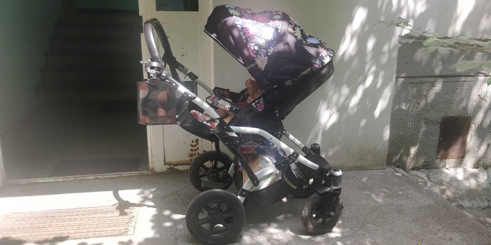 Cărucior 3 în 1 Hubners negru cu flori colorate (Dalia lux)