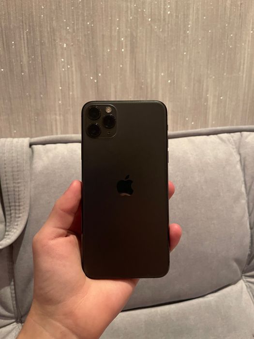 Продам айфон 11 про Макс