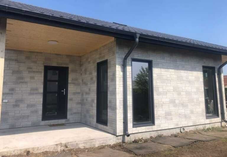 Casa modulara din panouri sandwich si structura metalica de vanzare