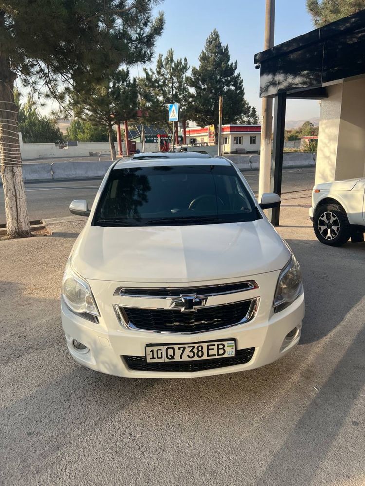Продается!!! Кобальт автомат с Люком Белый цвет