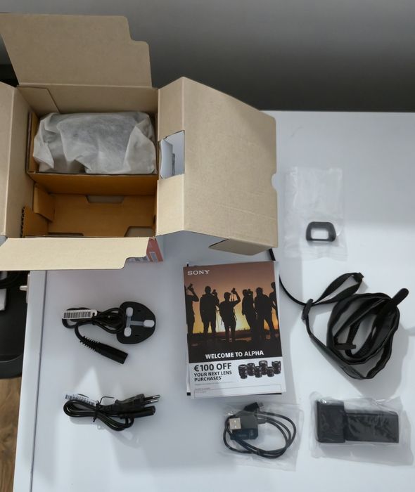 Sony a6000 mirrorless (Power Zoom lens kit) (ILCE-6000 L) cu card SD