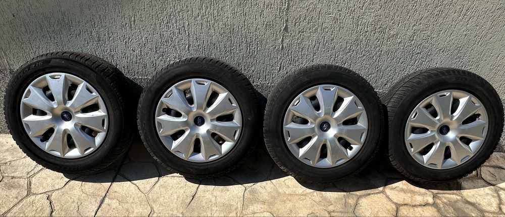 Jante tabla si anvelope iarna 205 60 R 16 Ford Focus MK4