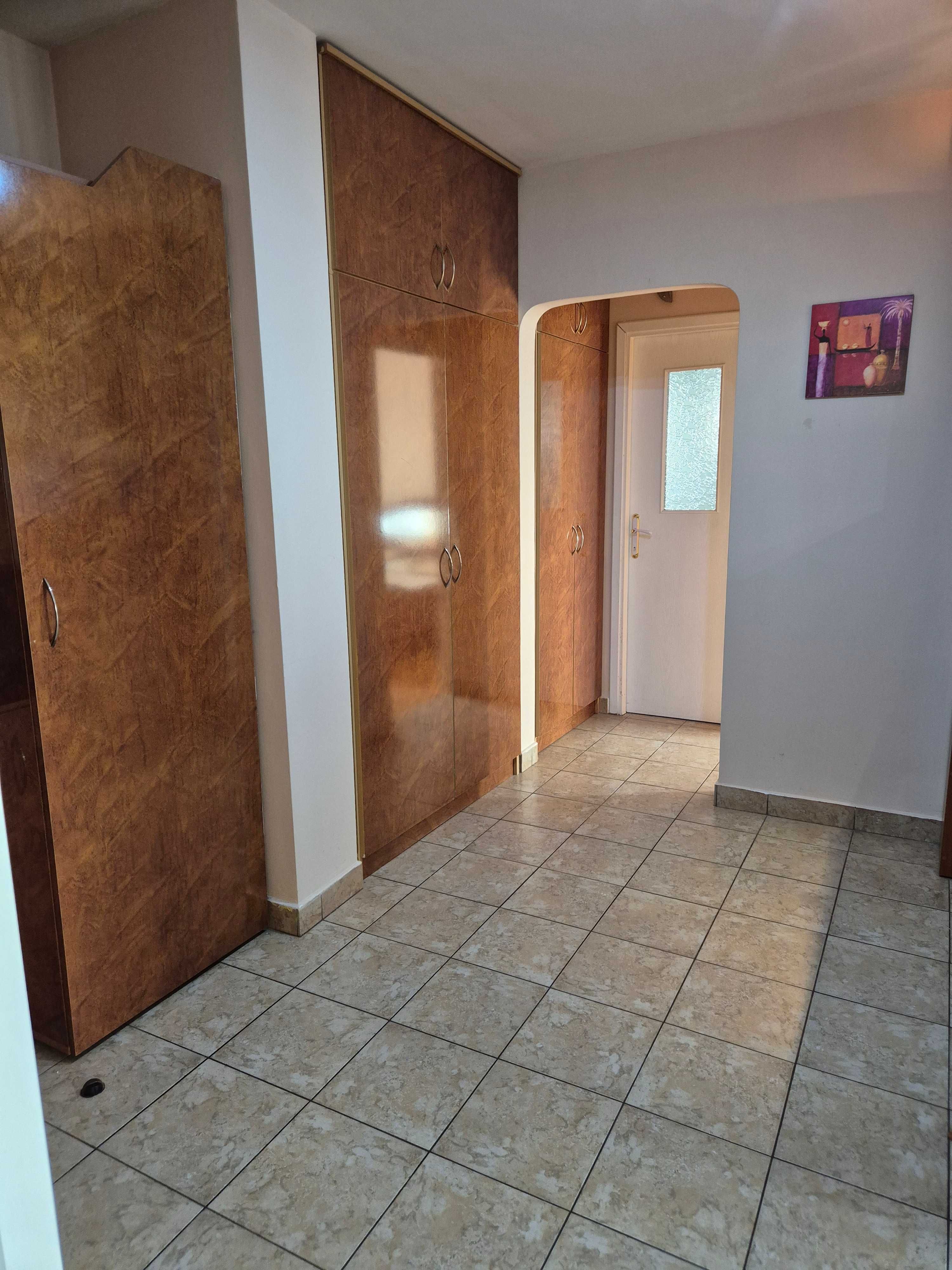 Proprietar închiriez apartament cu 2 camere zona Podgoria