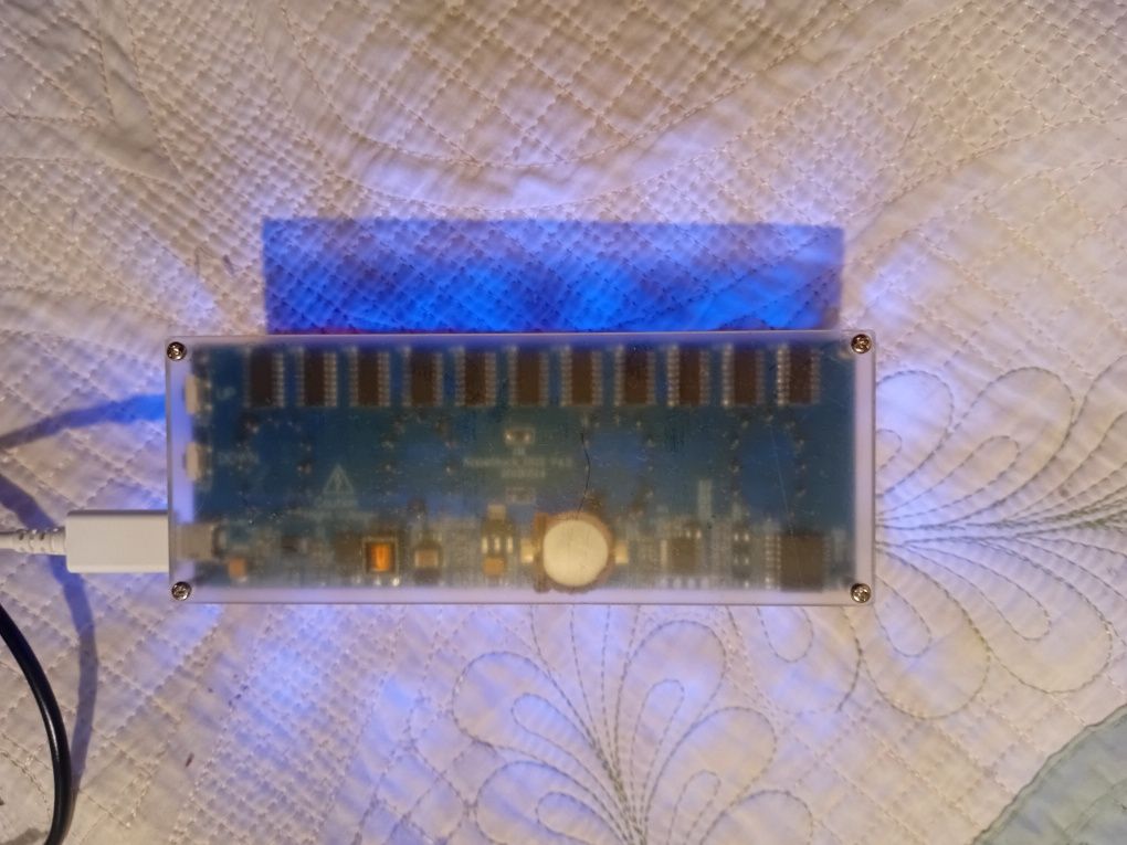 Часы Nixie на газоразрядных индикаторах ИН-12