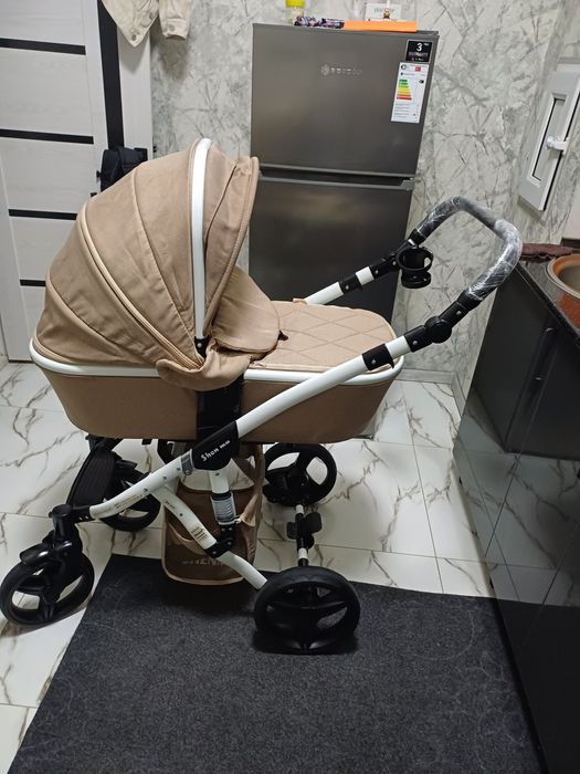 Продаётся фирменный коляска