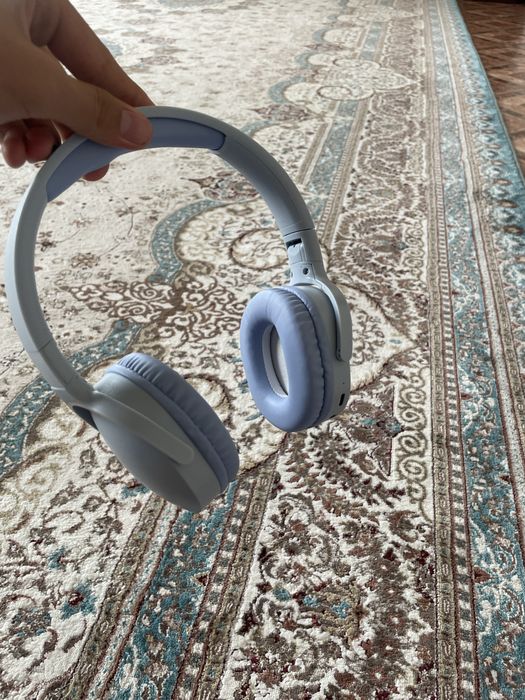 Продаю новые наушники — всего за 2900₸!