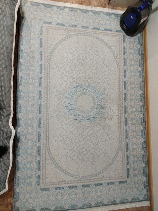 Продам ковёр хорошим состояний.