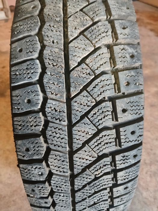Зимние шины на 14.