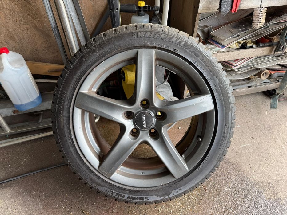 Cauciucuri de iarna pe 18 sau jante de aluminiu impecabile!