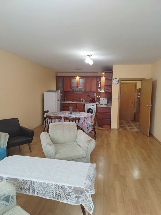 Дава се под наем Двустаен апартамент в Варна, Погреби - 73 кв.м за 510 € - Снимка #1