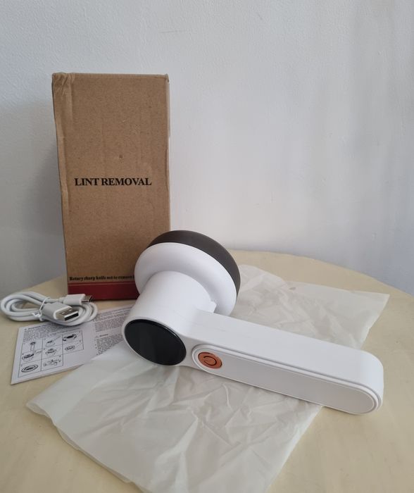 Aparat de curatat scame, afisaj LED, 3 viteze