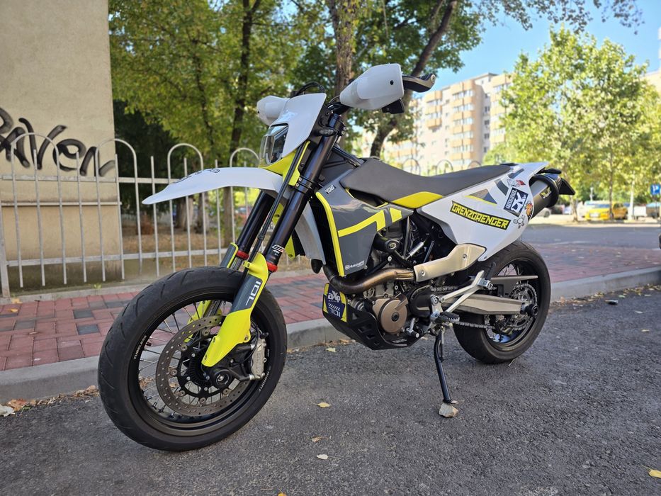 Husqvarna 701 Supermoto 2022