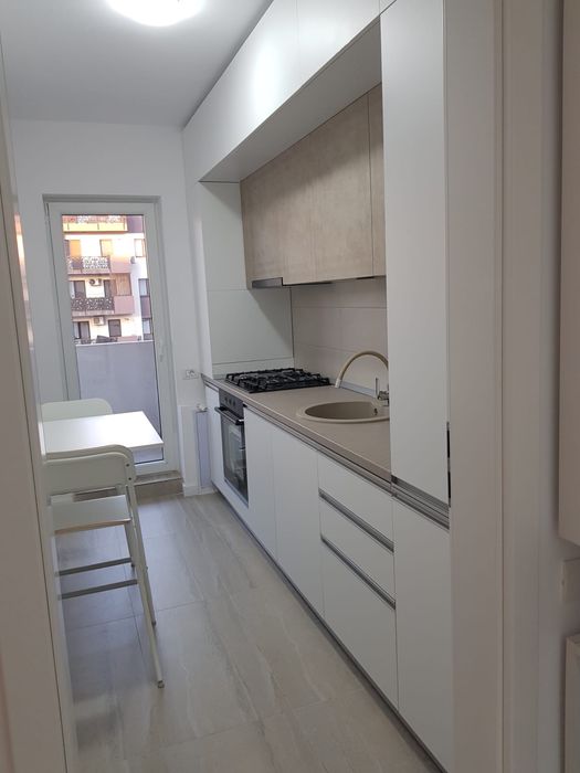 Garsoniera de inchiriat 5 min metrou - loc de parcare-piscina