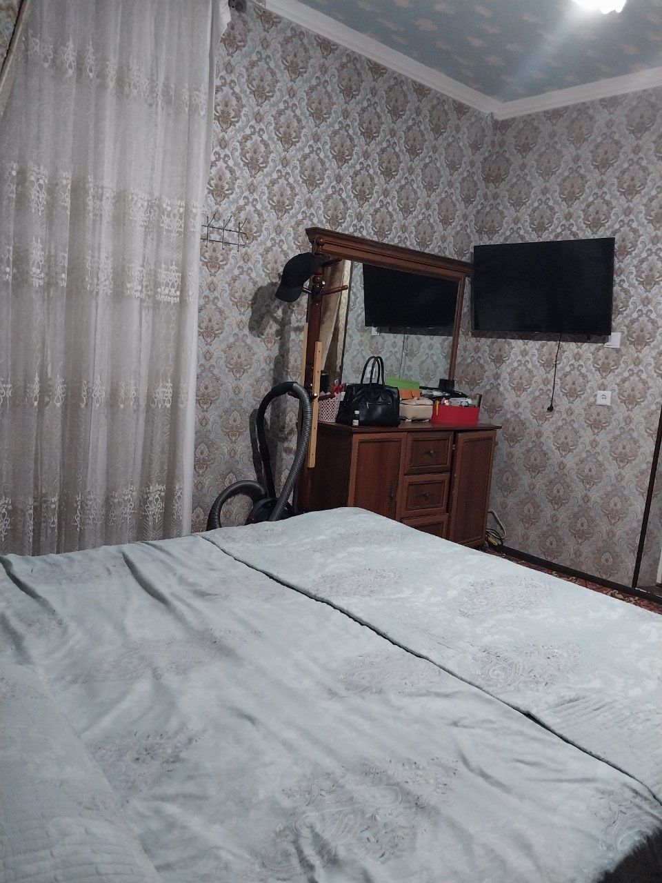Срочно продается  4.7 соток 5 комнат