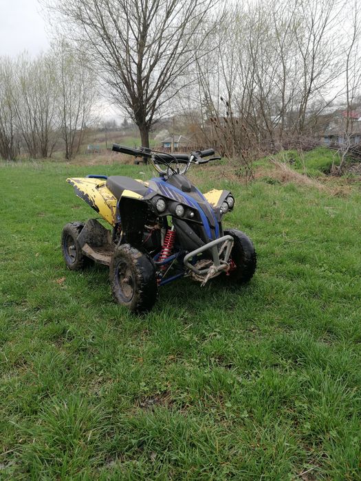 Vând atv de 49cc sau schimb cu diverse defecte pistonul