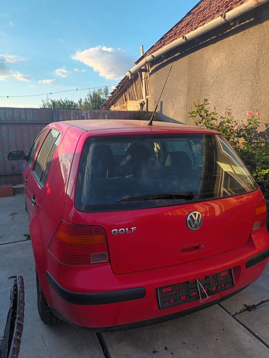 Vând Golf 4 anul 2002