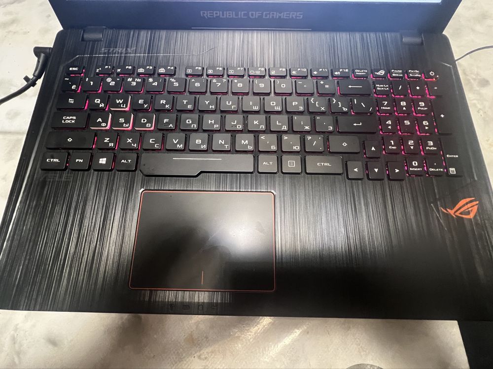 Нутбок Asus Rog Strix
