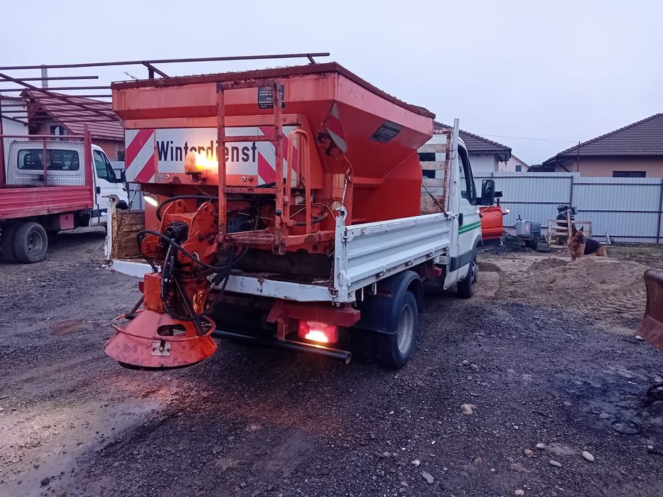 Vand sărăriță si lamă de zapada