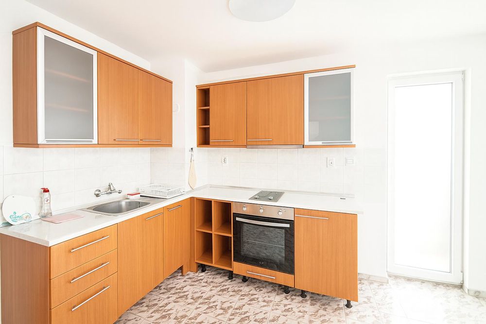 Тристаен апартамент под наем в Център