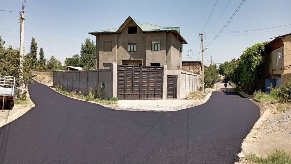 Продается  3этажный часть дома + мансарда ,6 комнат на Кирпичном,3 сот