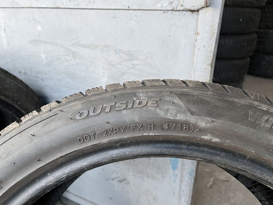 4 бр. зимни гуми 235/45/19 Hankook DOT 1718 4-4,5 mm