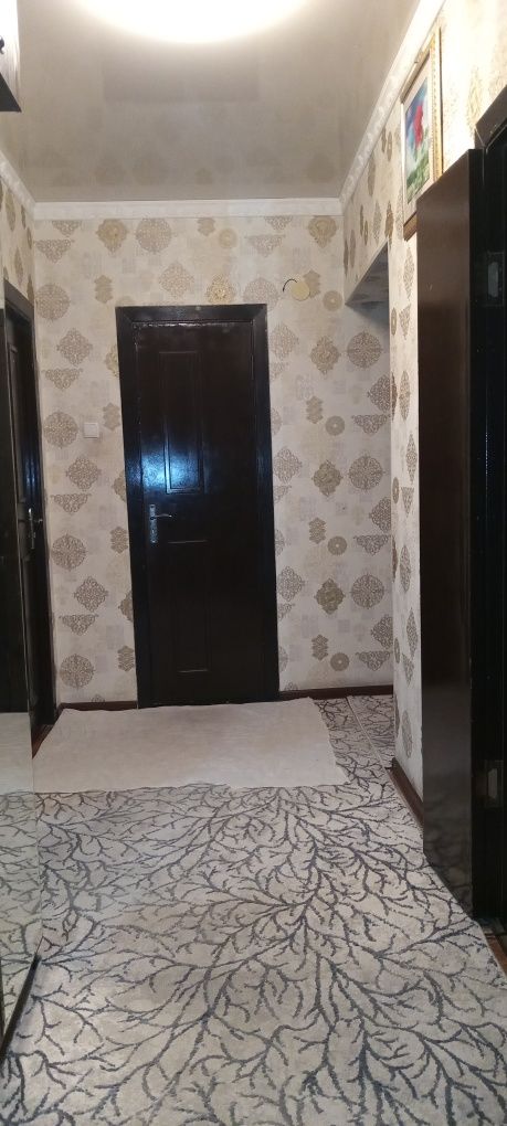 Sergeli 8-hudud 3xona 4 xona qilingan 7-etajli Dom 5-etaj 81m²
