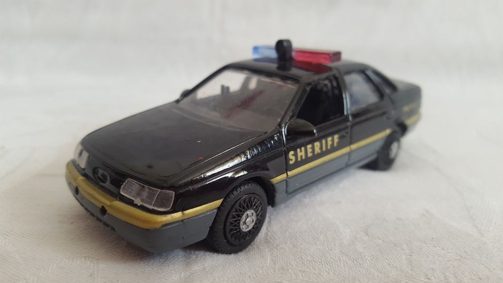 Macheta Ford Taurus LX 1986 Scara 1:43