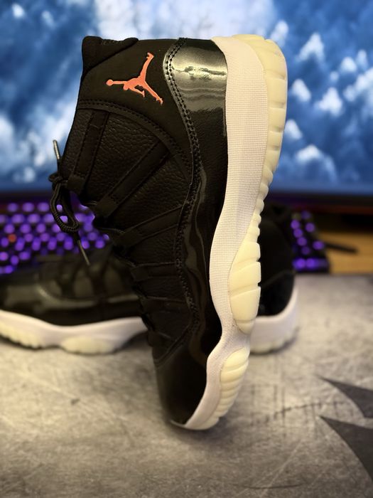 Jordan 11 Negru cu alb marimea 45
