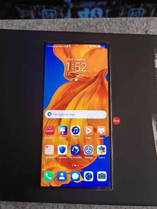 Huawei Mate XS foldable
