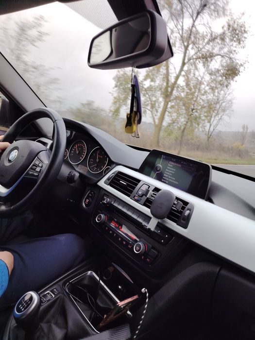 Vând BMW f30 2012 320d