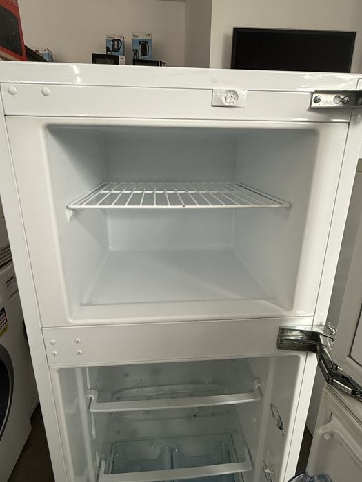 Хладилник за вграждане ELECTROLUX