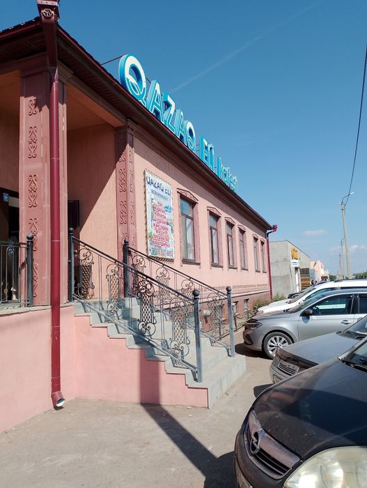 Продам действующее кафе 400 м2 в районе Зачаганска