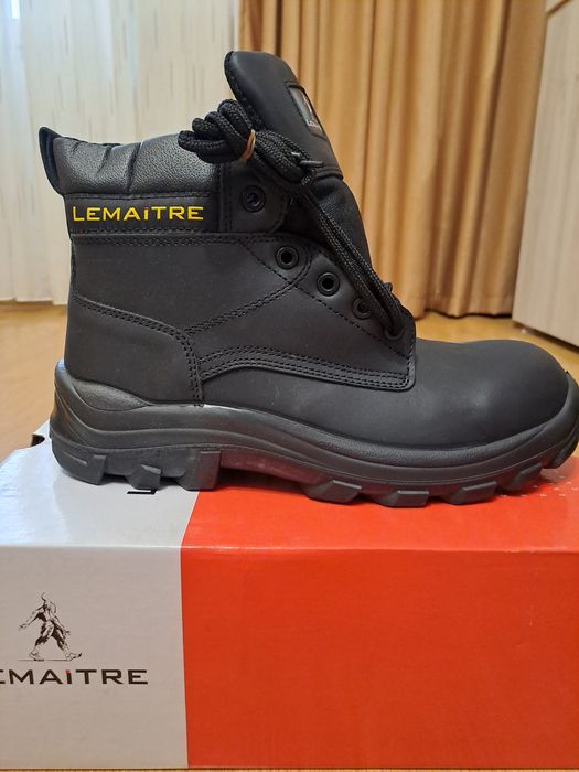 Pantofi de protecție cu bombeu metalic