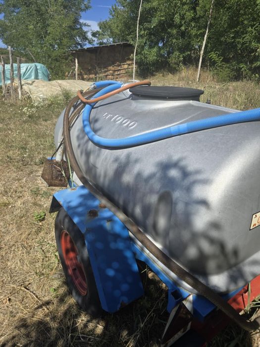 Vând cisternă de 1000l