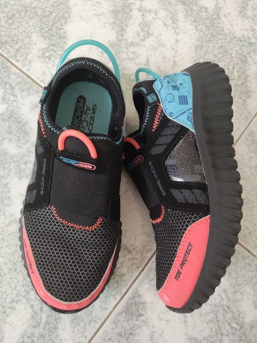 Маратонки за момче Skechers