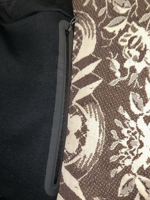 Pantaloni nike tech