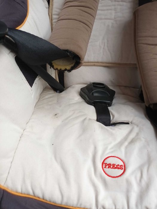 Стол за кола с isofix