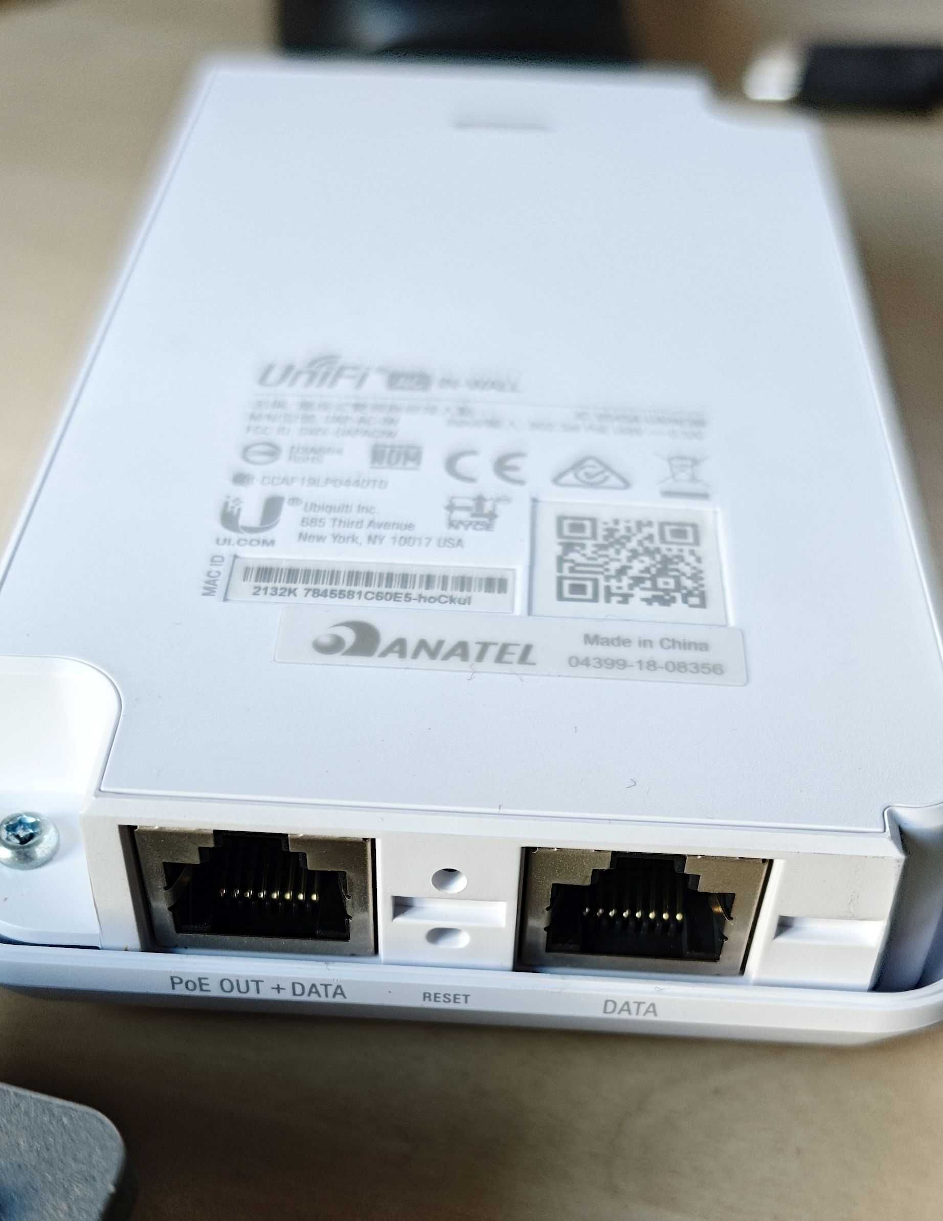 Ubiquiti UniFi AC IN WALL (UAP-AC-IW) access point за монтаж в стена