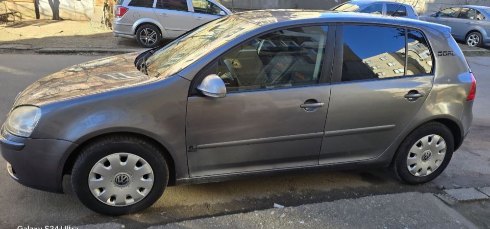 Vand Golf 5,pret 2.500 euro