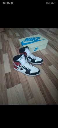 Vând Jordan 1 HIGH Black TOE