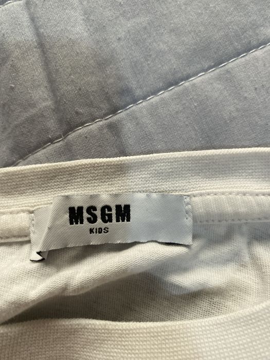 Tricou MSGM purtat