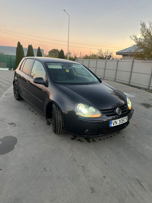 Vand sau schimb golf 5 cu suv