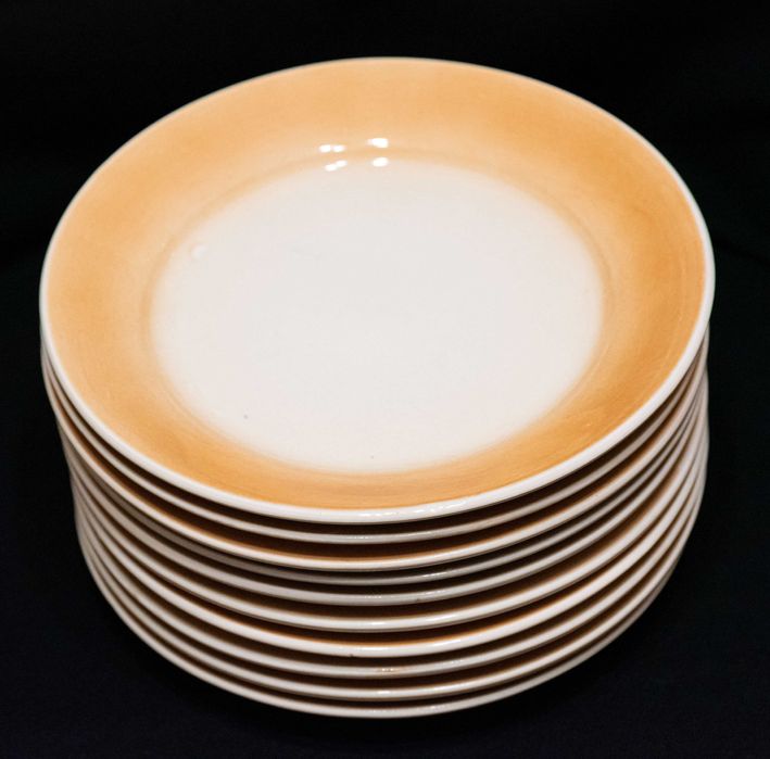 керамични чинии, лъжички, сервиз мед