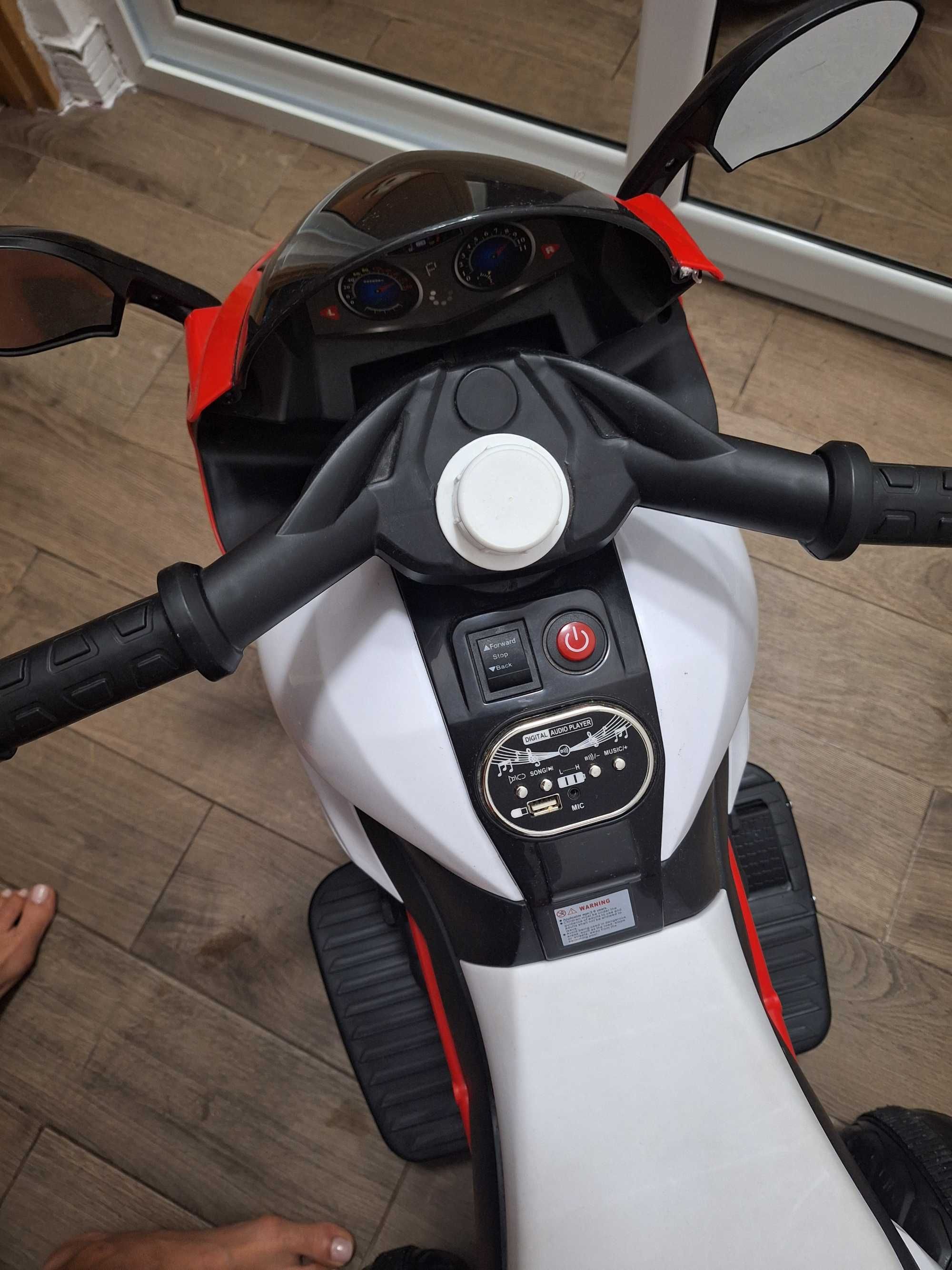 Motocicleta electrică impecabila cumpărată acum 4 luni