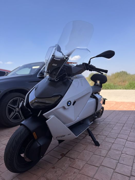 Scuter electric BMW CE04